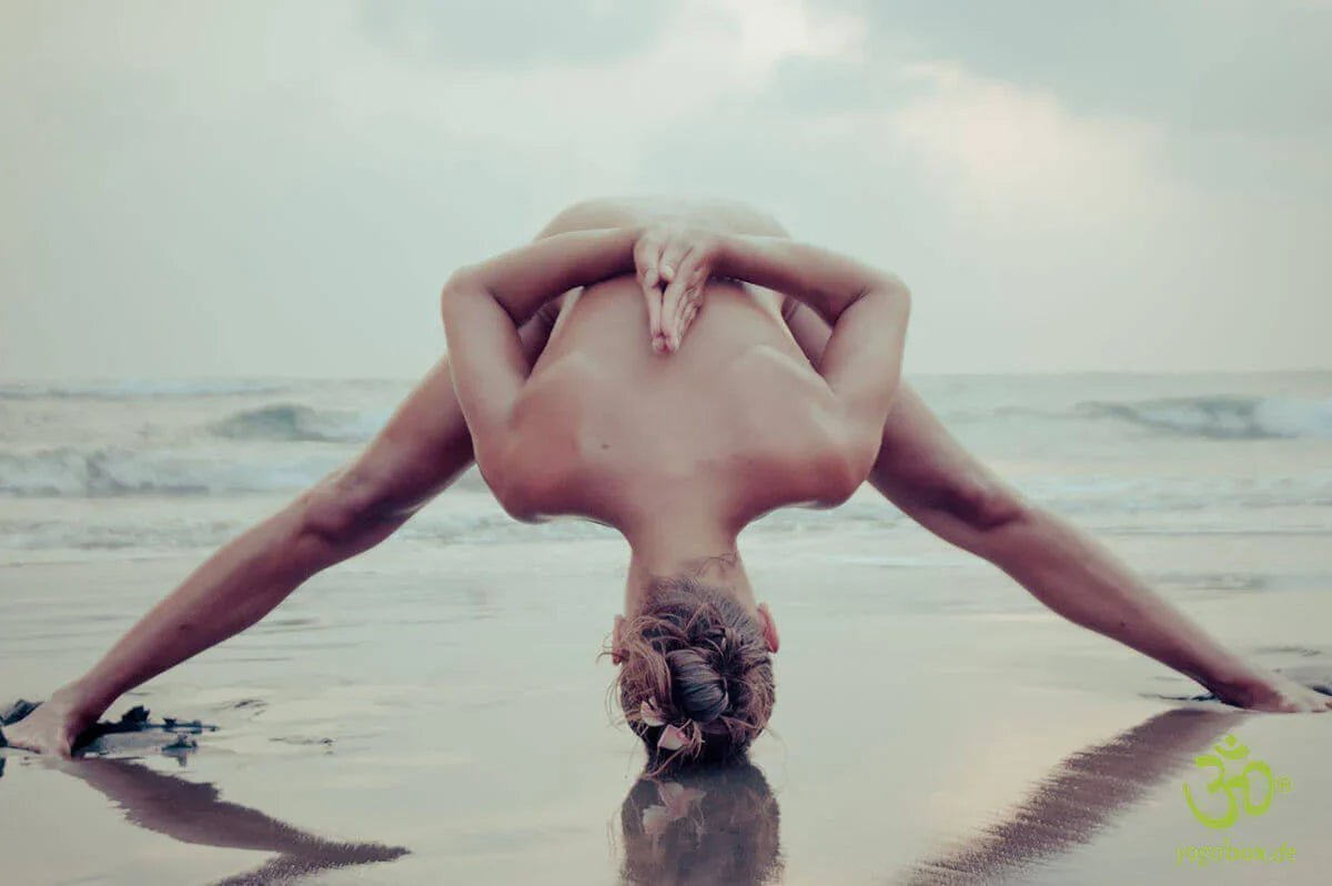 Nude-Yoga – der neue Fitness-Trend aus den USA