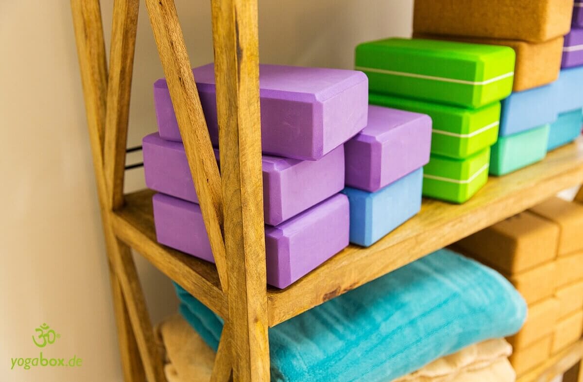 Praktisches Yoga Zubehör: Welche Übungen mit dem Yogablock?