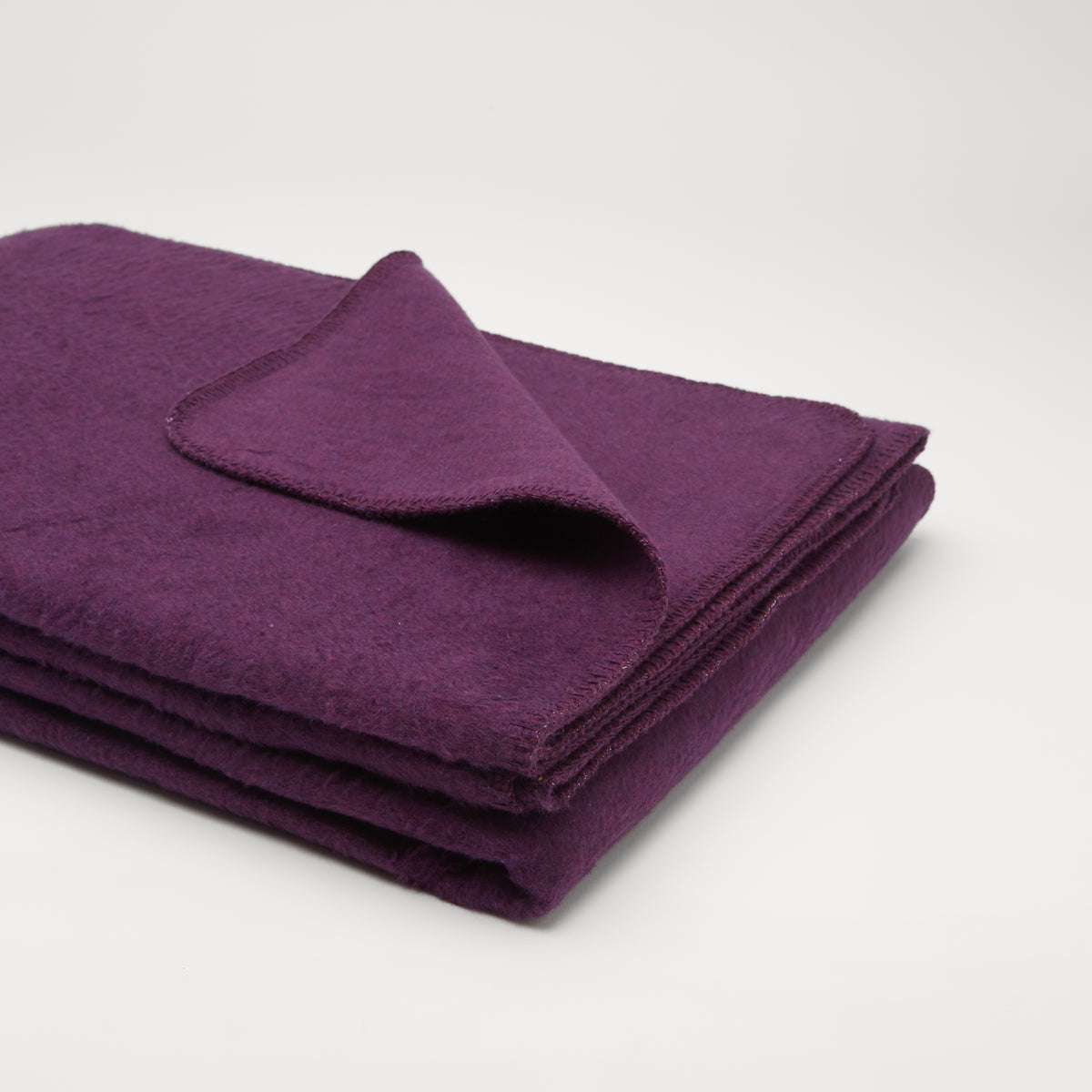 Flauschige Kinder Baumwolldecke - regional hergestellt aubergine 100 x 150 cm