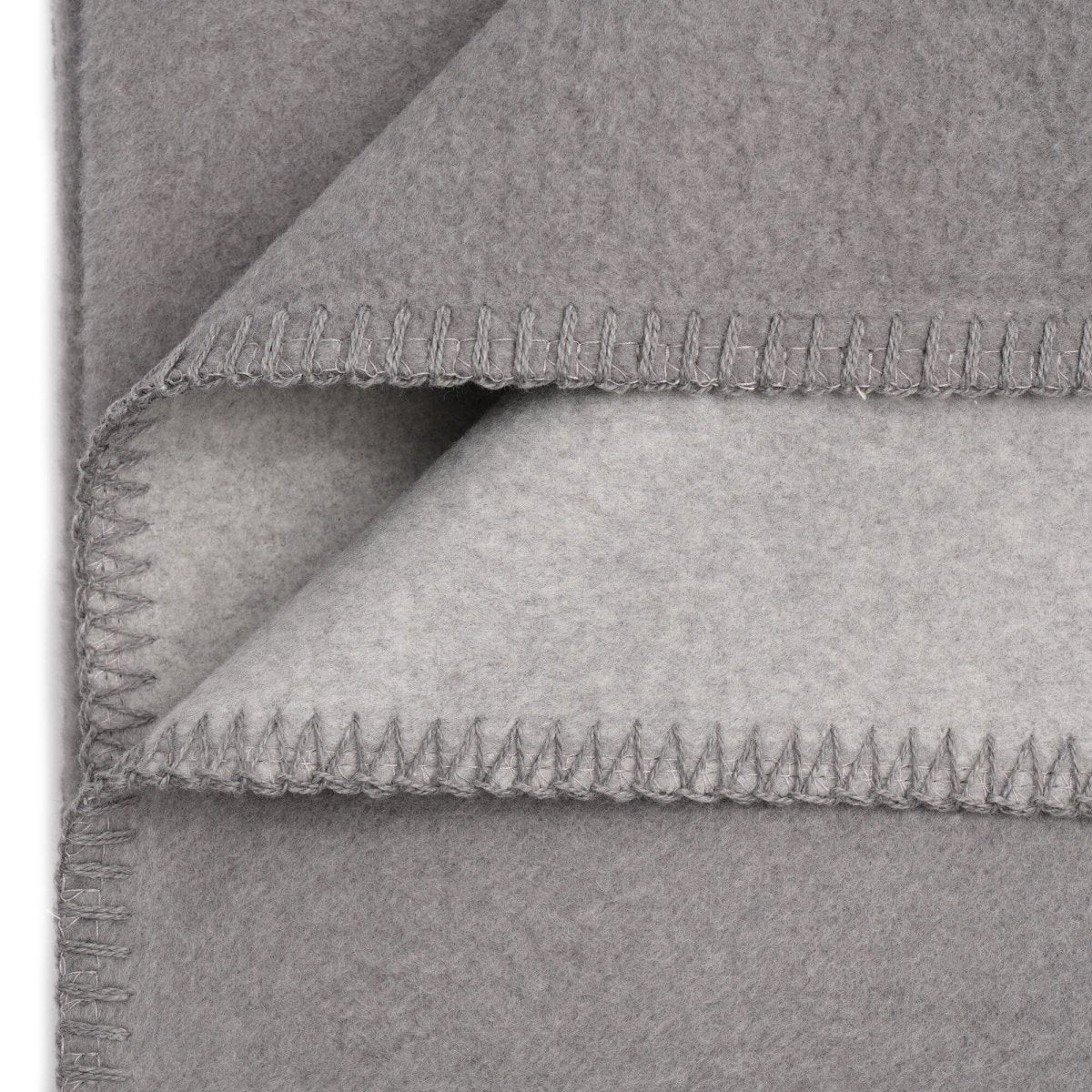 Flauschige Baumwoll Wendedecke zweifarbig - regional hergestellt - YOVANA GmbH • yogabox.de
